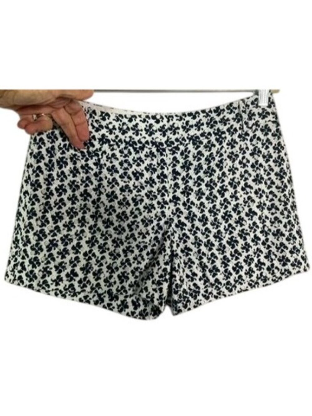 LOFT Riviera Shorts Size 4 Navy White Floral Tile Print Cotton Chino Flat Front - Picture 2 of 11